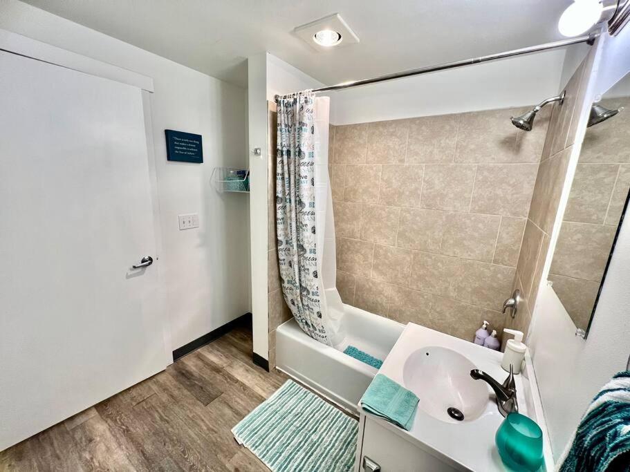 Private Room With Shared Bathroom On The 1St Floor 10 Minutes Walk To University Of Washington Σιάτλ Εξωτερικό φωτογραφία