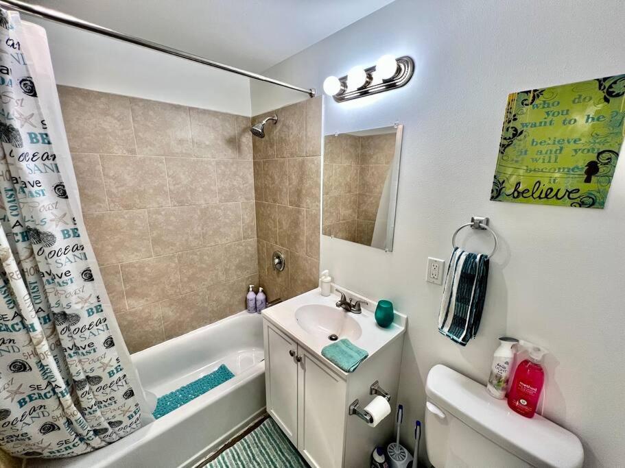 Private Room With Shared Bathroom On The 1St Floor 10 Minutes Walk To University Of Washington Σιάτλ Εξωτερικό φωτογραφία